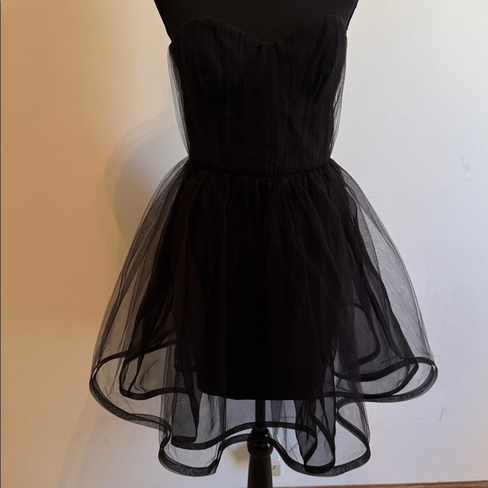 Alice + Olivia Black Fabric with Yellow Tag
